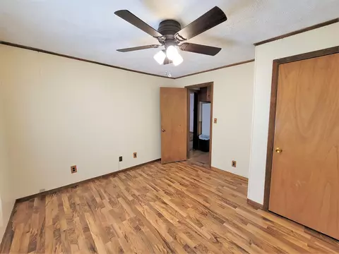 202 E Main St, Winnebago, IL 61088 photo 11