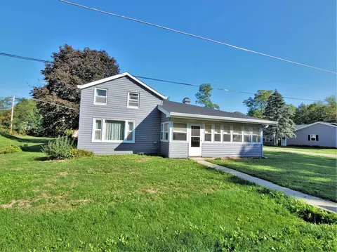 202 E Main St, Winnebago, IL 61088 photo 2