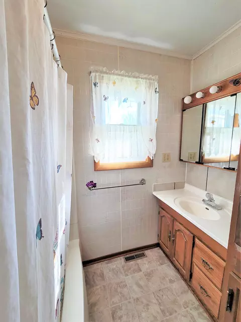 202 E Main St, Winnebago, IL 61088 photo 15