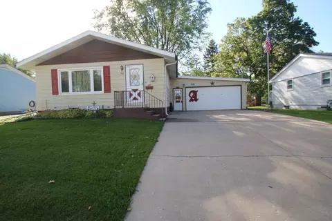 427 E 8th St, Belvidere, IL 61008 photo 1