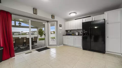 390 Red Fox Dr, Davis Junction, IL 61020 photo 8