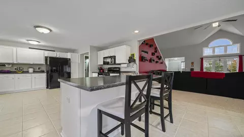 390 Red Fox Dr, Davis Junction, IL 61020 photo 11