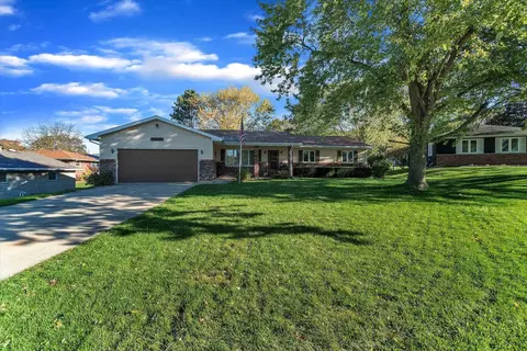 1912 Tomahawk Ct, Freeport, IL 61032 photo 1