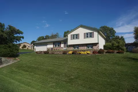 11085 Pheasant Run Ln, Roscoe, IL 61073 photo 3