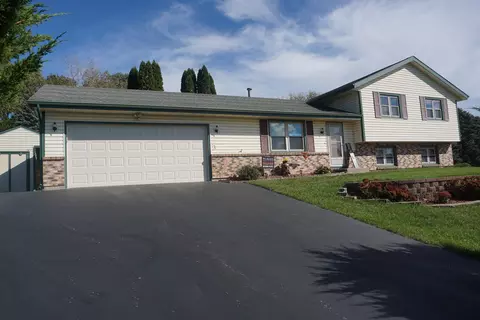11085 Pheasant Run Ln, Roscoe, IL 61073 photo 4