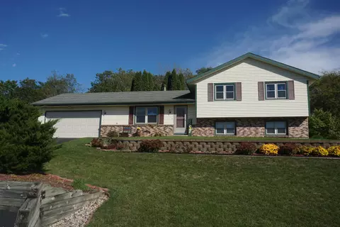 11085 Pheasant Run Ln, Roscoe, IL 61073 photo 1