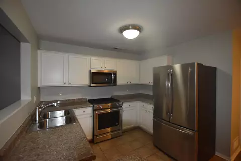 1043 Symphony, Aurora, IL 60504 photo 10
