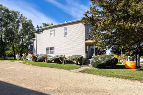 301 E 6th St, Belvidere, IL 61008 photo 2