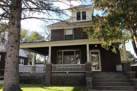 1018 S Maple Ave, Freeport, IL 61032 photo 1