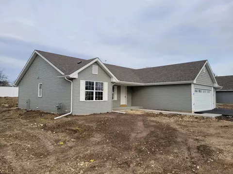 873 E Bridget Dr, Beloit, WI 53511 photo 2