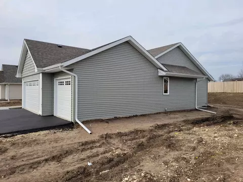 873 E Bridget Dr, Beloit, WI 53511 photo 3