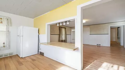 11461 N Pecatonica Rd, Leaf River, IL 61047 photo 5