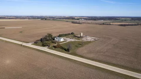11461 N Pecatonica Rd, Leaf River, IL 61047 photo 1