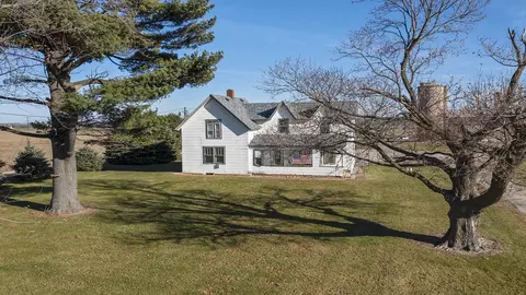 11461 N Pecatonica Rd, Leaf River, IL 61047 photo 2
