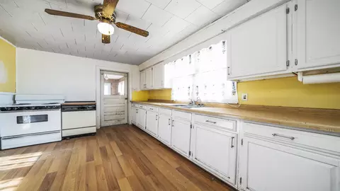 11461 N Pecatonica Rd, Leaf River, IL 61047 photo 3