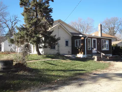 451 W 7th St, Pecatonica, IL 61063 photo 1