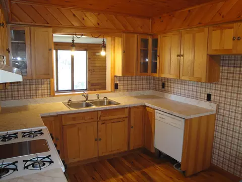 451 W 7th St, Pecatonica, IL 61063 photo 3