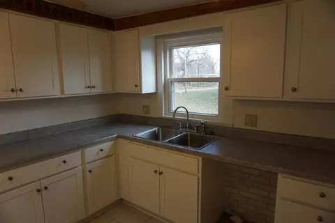 324 E Blackhawk Dr, Byron, IL 61010 photo 8