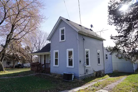 324 E Blackhawk Dr, Byron, IL 61010 photo 1