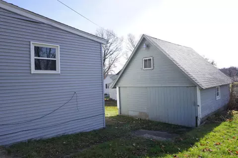 324 E Blackhawk Dr, Byron, IL 61010 photo 4