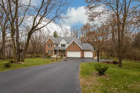7150 Dusty Trl, Roscoe, IL 61073 photo 2
