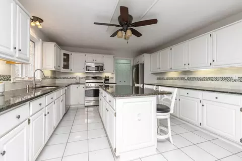7150 Dusty Trl, Roscoe, IL 61073 photo 13