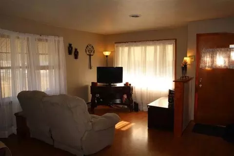 322 E 3rd St, Pecatonica, IL 61063 photo 4