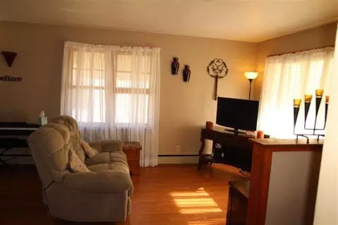 322 E 3rd St, Pecatonica, IL 61063 photo 5
