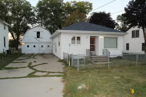 322 E 3rd St, Pecatonica, IL 61063 photo 1