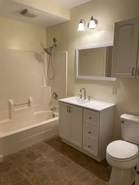 307 E Locust St, Belvidere, IL 61008 photo 12