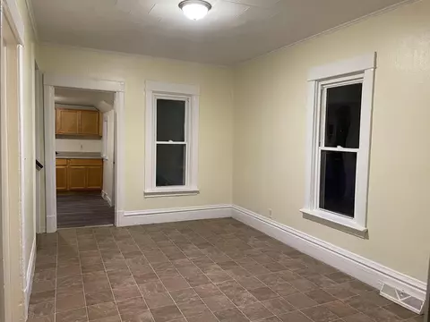 307 E Locust St, Belvidere, IL 61008 photo 10