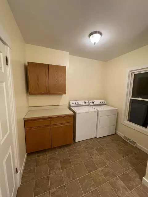 307 E Locust St, Belvidere, IL 61008 photo 5