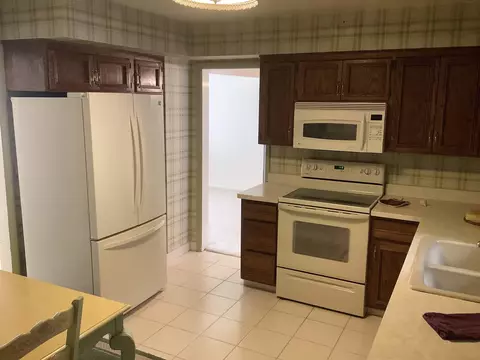 1916 Whitehall Rd, Rockford, IL 61107 photo 8