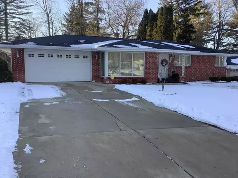 1916 Whitehall Rd, Rockford, IL 61107 photo 2