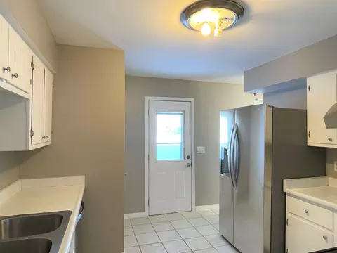 511 E Franklin St, Rockton, IL 61072 photo 9