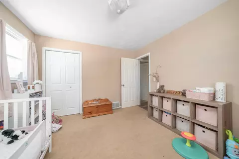 7765 E Winneshiek Rd, Ridott, IL 61067 photo 17