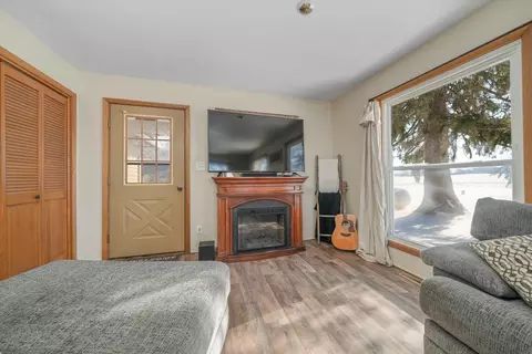 7765 E Winneshiek Rd, Ridott, IL 61067 photo 5