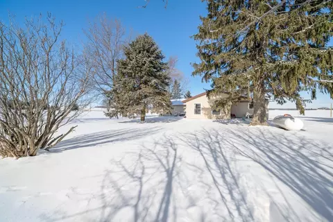 7765 E Winneshiek Rd, Ridott, IL 61067 photo 25