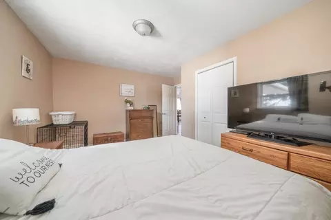 7765 E Winneshiek Rd, Ridott, IL 61067 photo 20