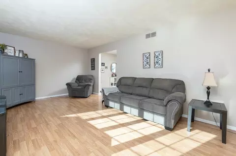 4126 Gloucester Rd, Roscoe, IL 61073 photo 4