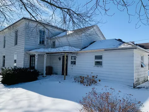127 E Locust St, Lanark, IL 61046 photo 4