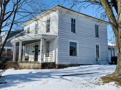 127 E Locust St, Lanark, IL 61046 photo 3