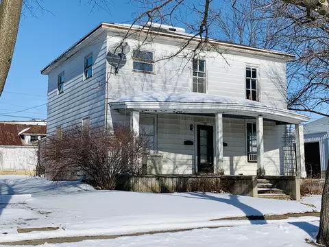 127 E Locust St, Lanark, IL 61046 photo 2
