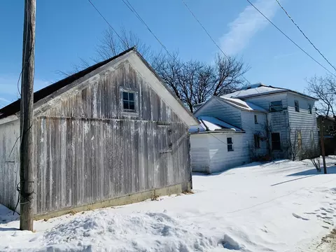 127 E Locust St, Lanark, IL 61046 photo 7