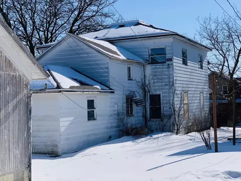 127 E Locust St, Lanark, IL 61046 photo 5