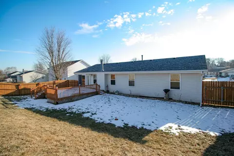 931 Brandy Bend Rd, Roscoe, IL 61073 photo 3