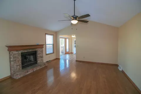 931 Brandy Bend Rd, Roscoe, IL 61073 photo 11