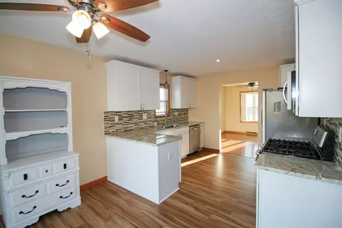 931 Brandy Bend Rd, Roscoe, IL 61073 photo 9