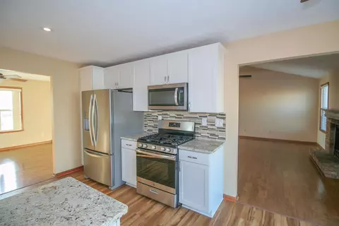931 Brandy Bend Rd, Roscoe, IL 61073 photo 10