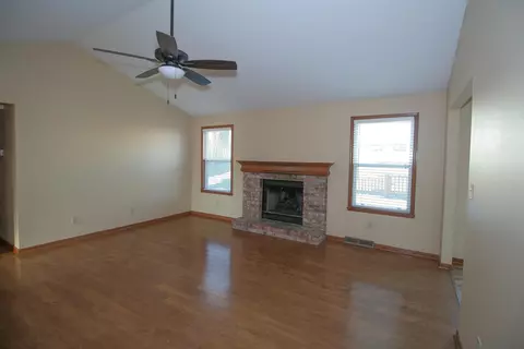 931 Brandy Bend Rd, Roscoe, IL 61073 photo 12